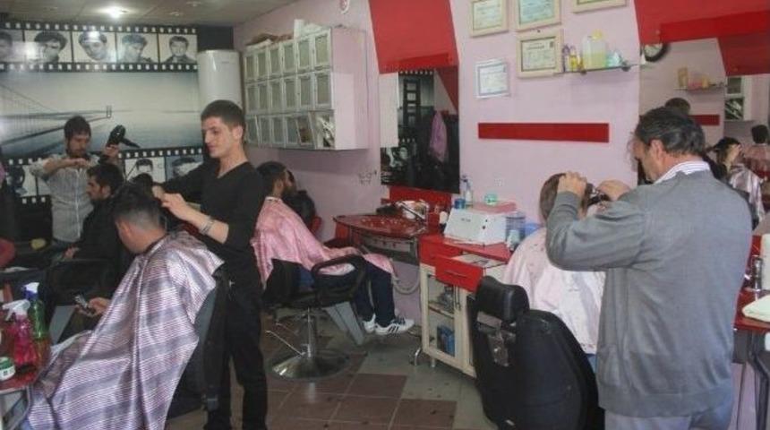 Berber Ve Kuaf&ouml;rlerde Bayram Mesaisi