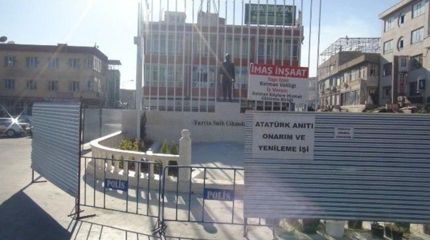 Atat&uuml;rk B&uuml;st&uuml; Yenilendi