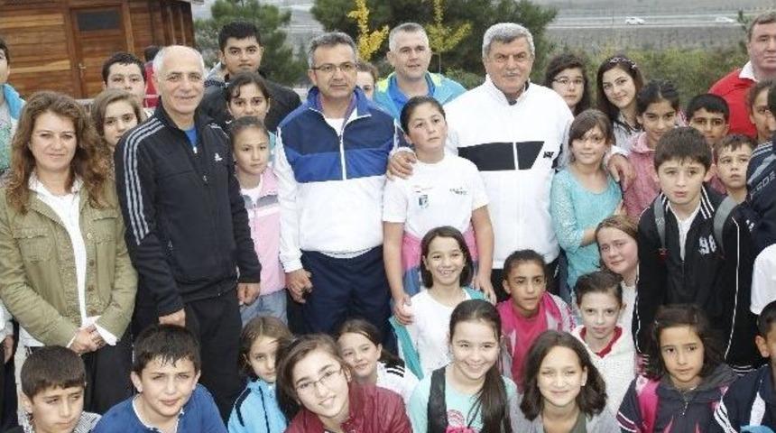 Sağlıklı Yaşam Y&uuml;r&uuml;y&uuml;ş&uuml; Gaziler&rsquo;de Yapıldı