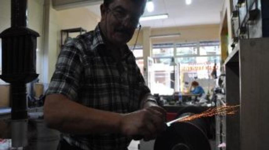 Bı&ccedil;aklar &lsquo;&rsquo;kurban&rsquo;&rsquo;i&ccedil;in Bileniyor