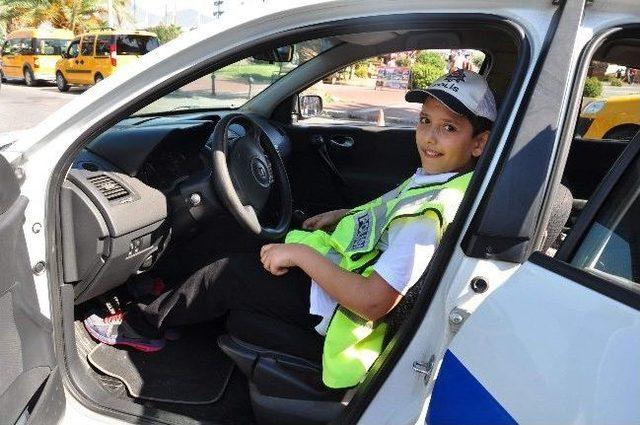 Alanya'da Engelli Çocuklar Polis Oldu