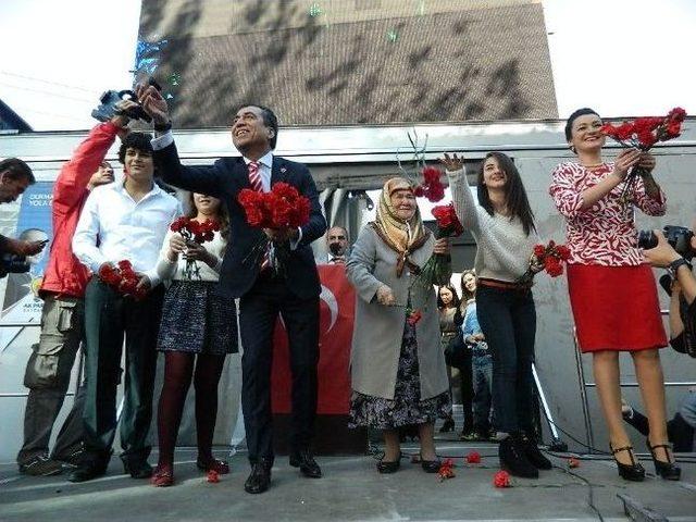 Miting Gibi Aday Adaylığı Açıklaması