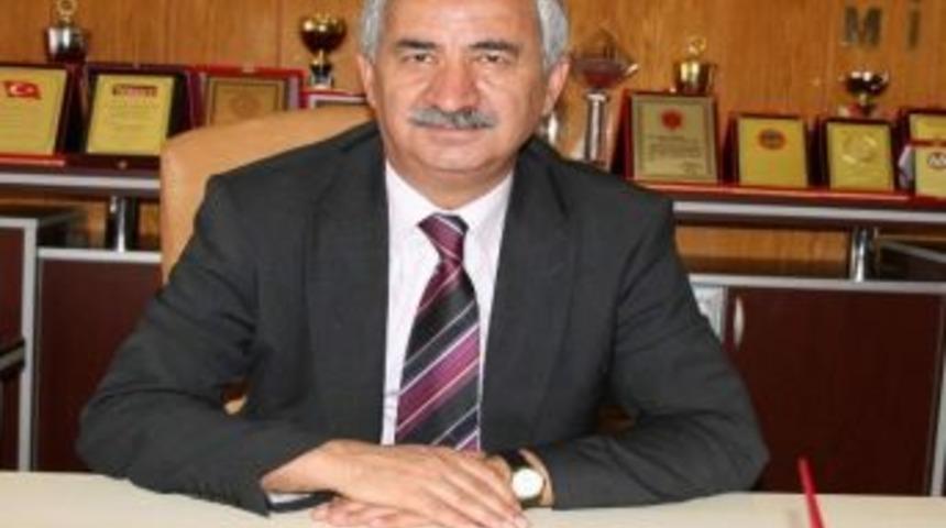 Akdağmadeni Belediye Başkanı Suphi Daştan Vatandaşların Bayramını Kutladı