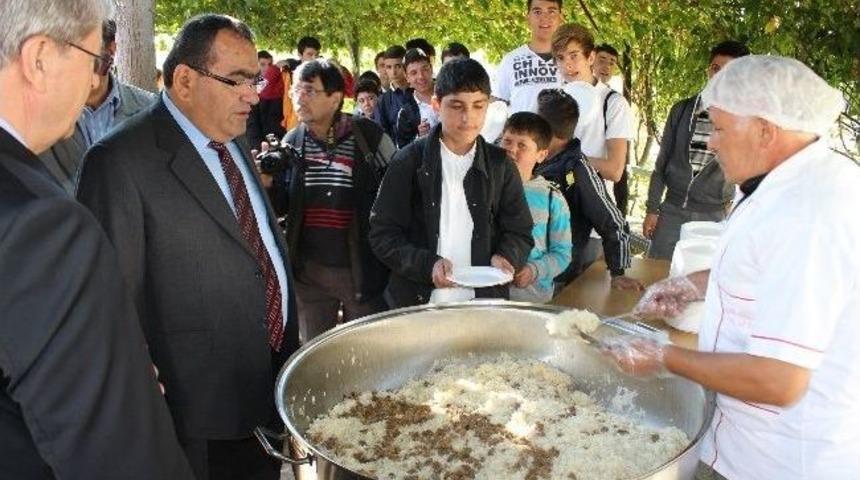 &Ouml;ğrenmenleri &lsquo;yunus&rsquo; İ&ccedil;in Pilav Hayrı Yaptı