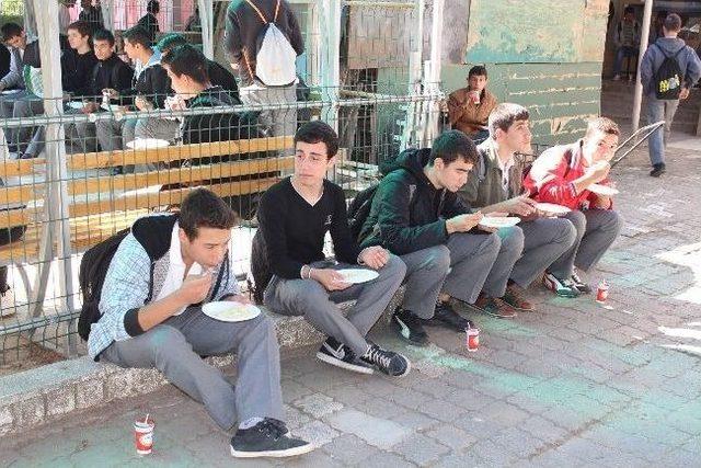 &Ouml;ğrenmenleri &lsquo;yunus&rsquo; İ&ccedil;in Pilav Hayrı Yaptı 2