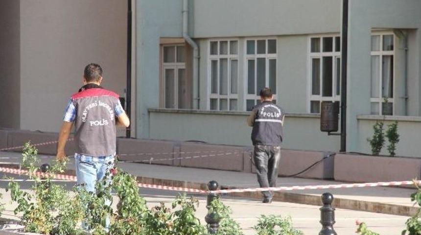 Tedavi g&ouml;rd&uuml;ğ&uuml; hastanede intihar etti