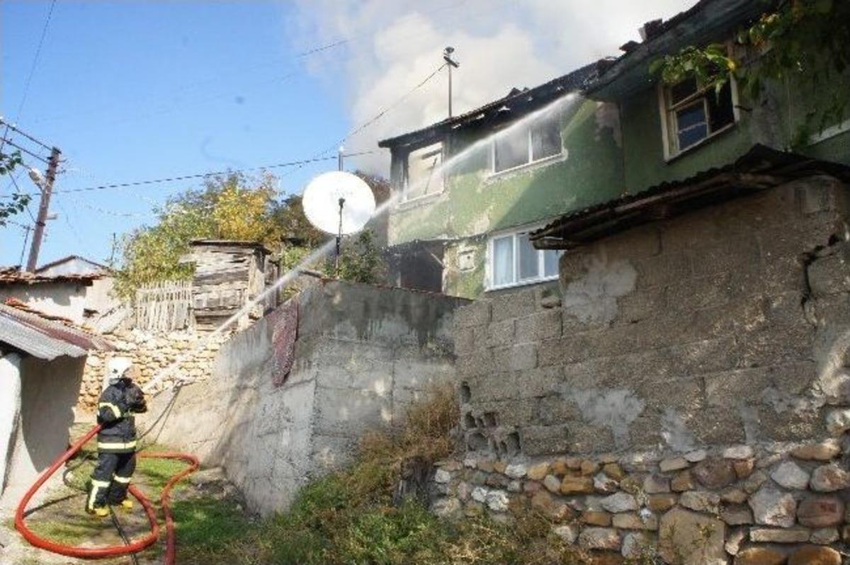 (&ouml;zel Haber) G&uuml;neş Enerjisi Panelinden Yangın &Ccedil;ıktı