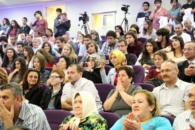 İk&ccedil;&uuml; Tıp Fak&uuml;ltesi &Ouml;ğrencileri Doktorluğa İlk Adımı Attı 2