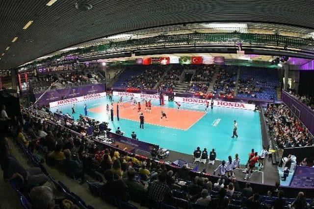 D&uuml;nya Kul&uuml;pler Şampiyonu Vakıf Bank Oldu 1