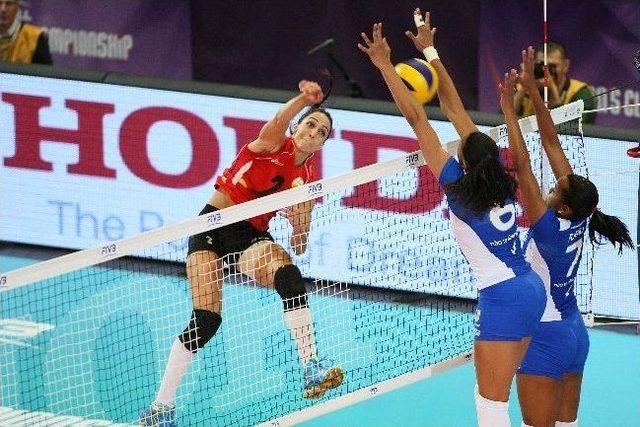 D&uuml;nya Kul&uuml;pler Şampiyonu Vakıf Bank Oldu 2