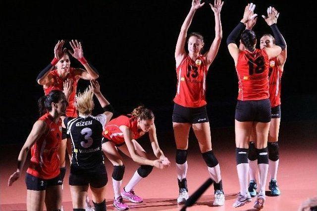 D&uuml;nya Kul&uuml;pler Şampiyonu Vakıf Bank Oldu 3