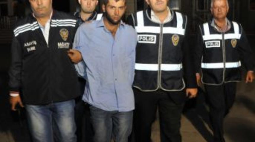 Annesi Ve Ablasını &Ouml;ld&uuml;ren Uyuşturucu Bağımlısı Yakalandı