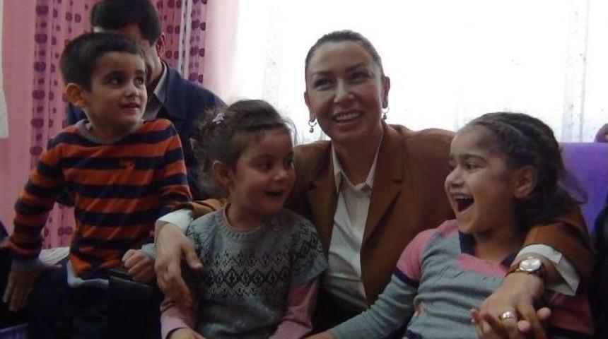 Ak Parti Heyetinden Sevgi Evlerine Bayram Ziyareti