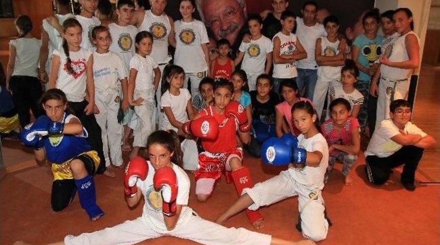 &Ccedil;abed Uluslararası Başarılarla 1 Yaşına Girdi