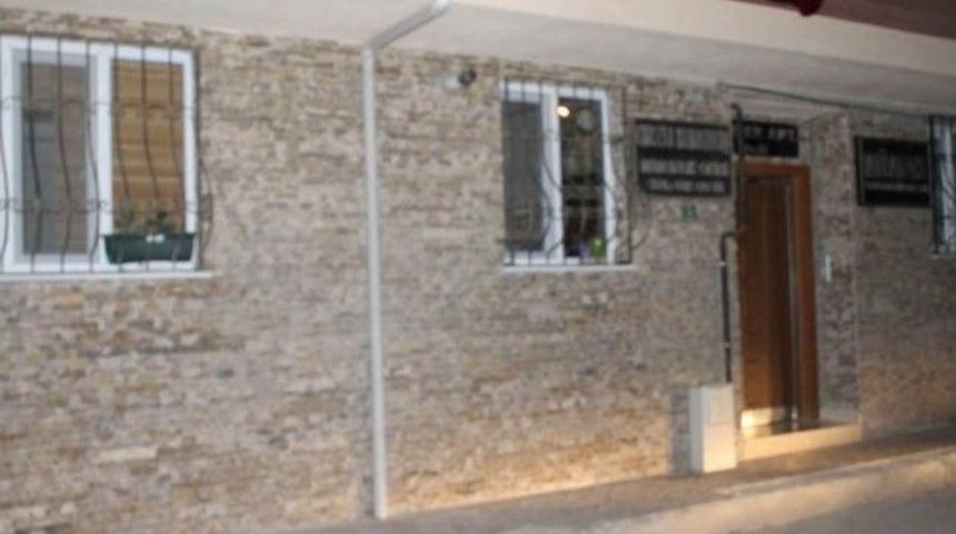 Chp&rsquo;li Meclis &Uuml;yesinin Ofisi Kurşunlandı