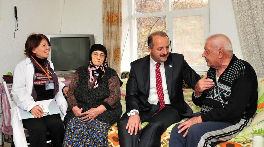 Mamak'ta 4.5 Yılda 35 Bin Vatandaşa Evde Bakıldı