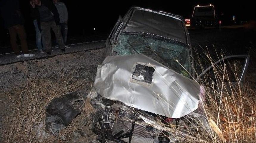 Pikap Şarampole Devrildi: 3 Yaralı