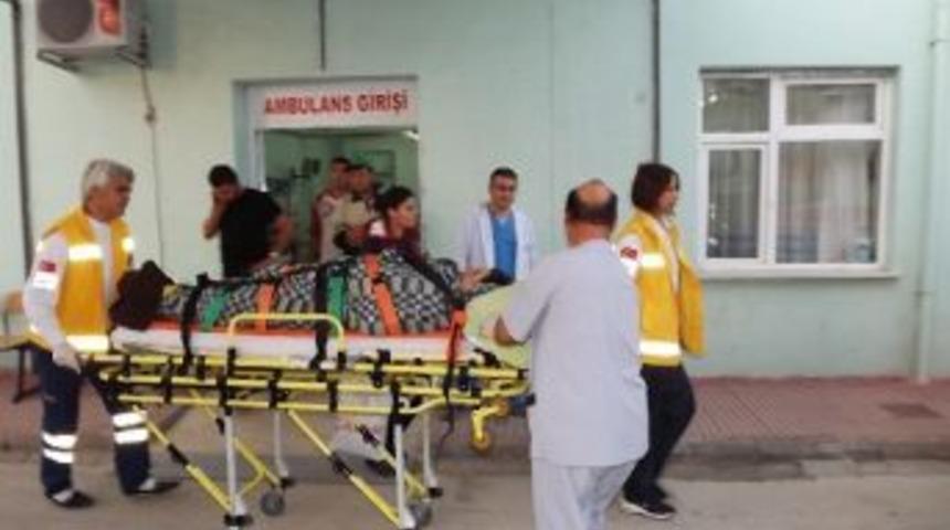 &Ccedil;atıdan Evin İ&ccedil;ine D&uuml;şerek Yaralandı