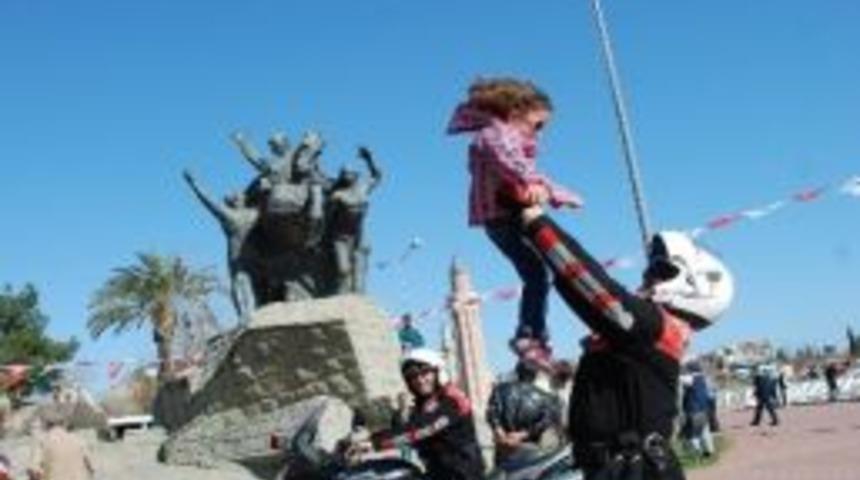 Antalya Emniyet M&uuml;d&uuml;rl&uuml;ğ&uuml; &ldquo;vatandaş Memnuniyeti Anketi&rdquo; Yapıyor