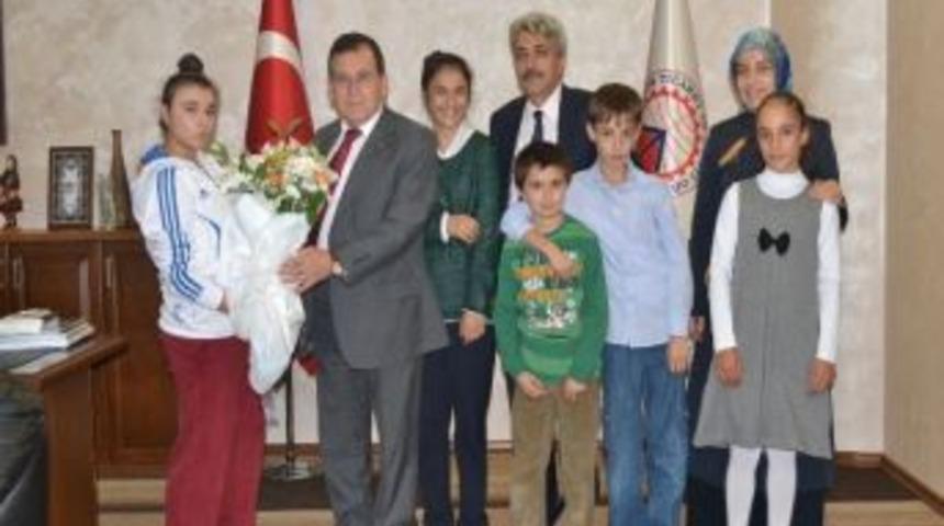 &Ccedil;ocuk Yuvası&rsquo;ndan Ttso Başkanı Hacısalihoğlu&rsquo;na Bayram Ziyareti