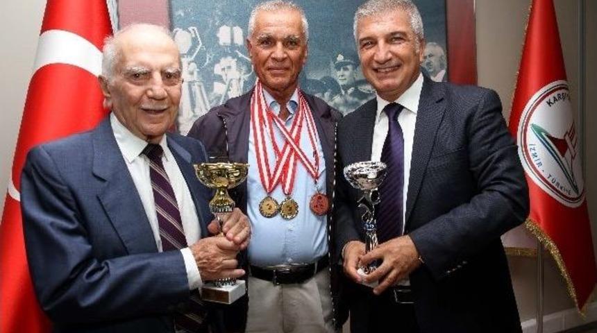 Karşıyaka&rsquo;nın Madalyalı Meclis &Uuml;yesi