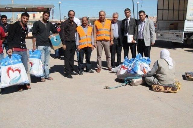 Kimse Yok Mu Derneği Halfeti&rsquo;deki Suriyelilere Bayramlık Dağıttı 1