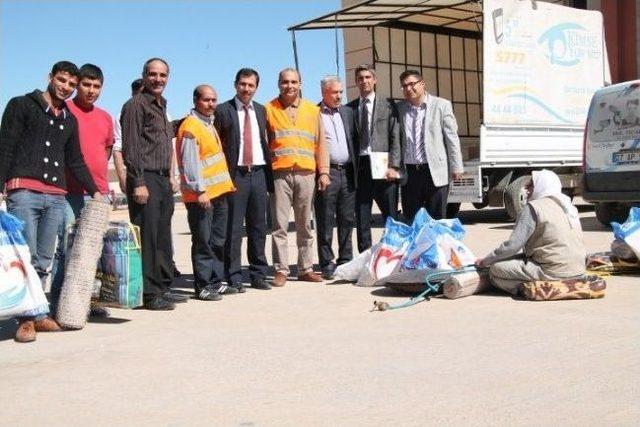 Kimse Yok Mu Derneği Halfeti&rsquo;deki Suriyelilere Bayramlık Dağıttı 2