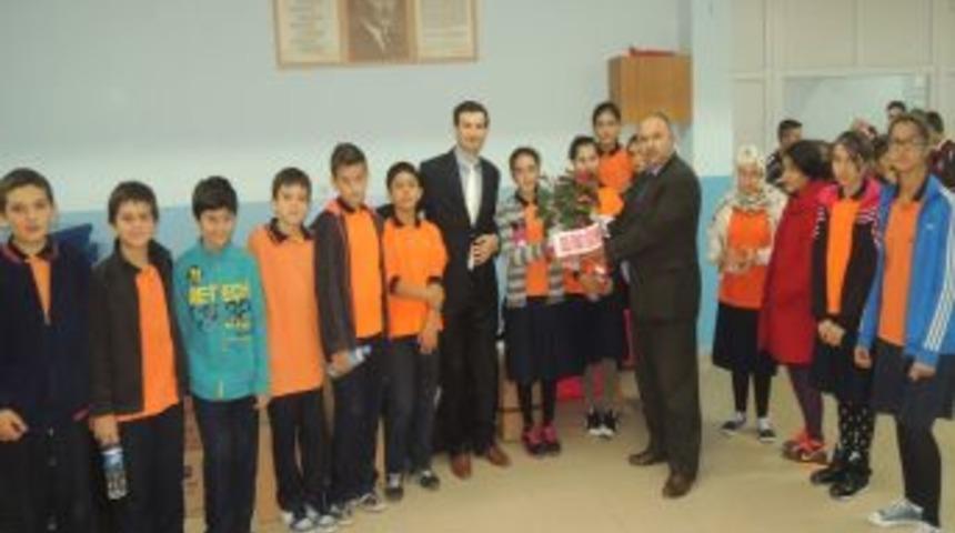 &Ouml;zel Fıratlı &Ouml;ğrenciler Yatılı B&ouml;lge Okulundaki Kardeşleriyle Bayramlaştı