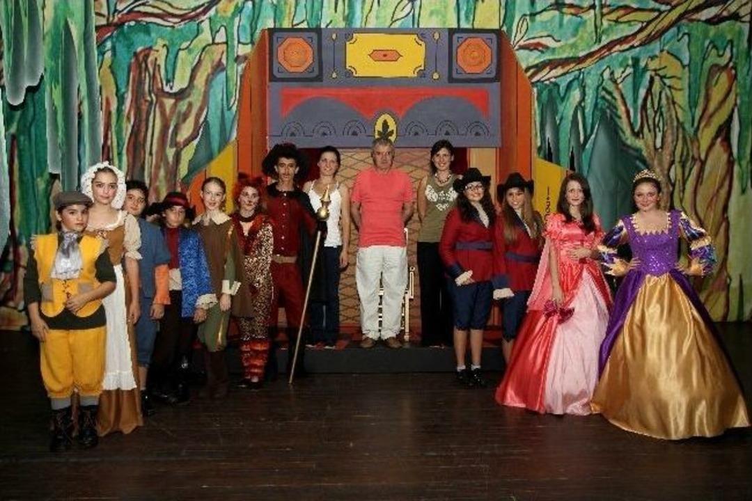 Karşıyakalılar Tiyatroya Doyacak