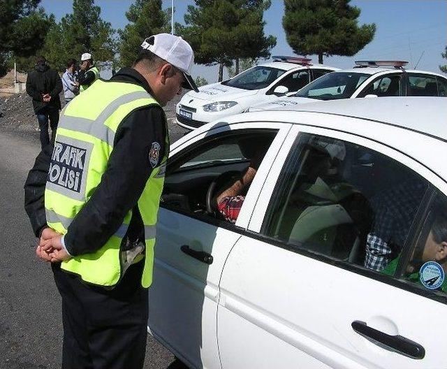 Sürücülere Yorgunluk Çayı İkram Edildi