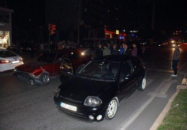 Kaza Yapan Alkollü Sürücünün Kaçtığı İddiası