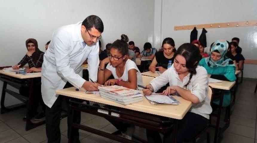 Şahinbey Belediyesi 15 Bin 642 &Ouml;ğrenciye &Uuml;cretsiz Eğitim Veriyor