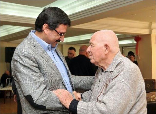 Başkan Ak&rsquo;tan Huzurevi&rsquo;ne Bayram Ziyareti 1