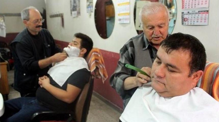 130. Bayramında Ustura Sallıyor