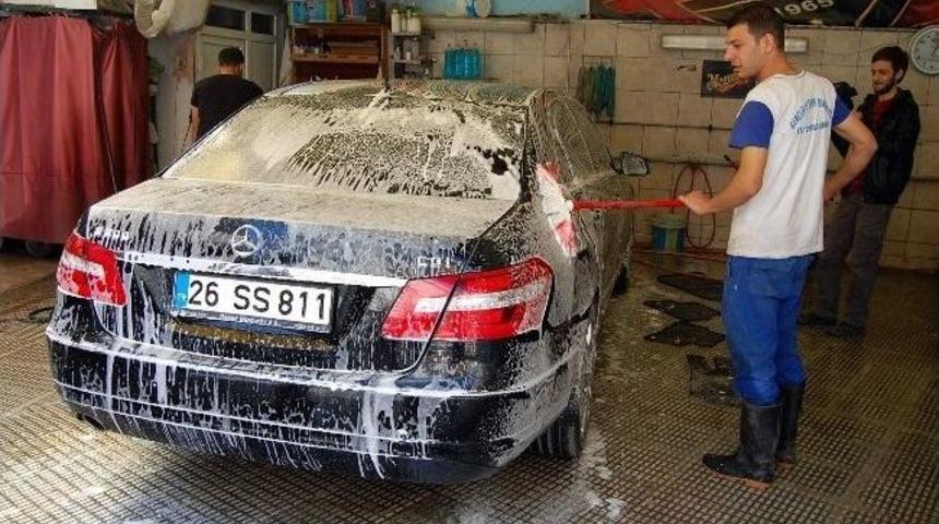 (&ouml;zel Haber) Oto Yıkamacılar Erken Bayram Etti