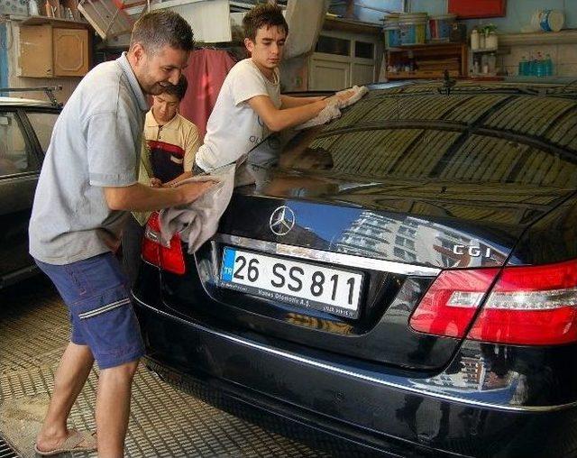 (&ouml;zel Haber) Oto Yıkamacılar Erken Bayram Etti 1