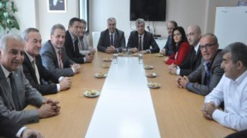 İzmir&rsquo;de Il Başkanlarından &lsquo;hoşg&ouml;r&uuml;&rsquo; &Ccedil;ağrısı