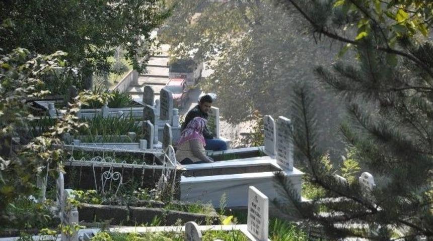 Zonguldak&rsquo;ta, Mezarlık Ziyaretleri Yapıldı