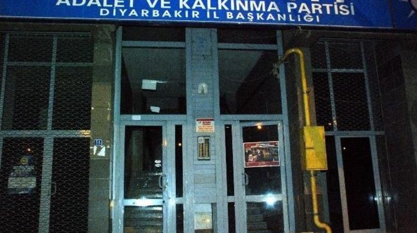 Ak Parti Diyarbakır İl Başkanlığı'na Molotoflu Saldırı