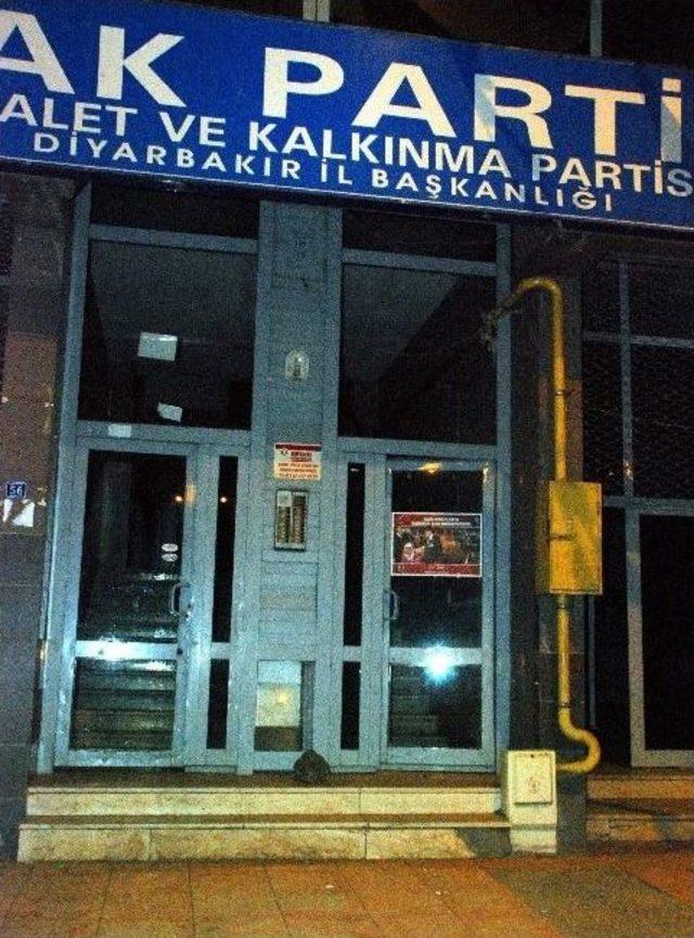 Ak Parti Diyarbakır İl Başkanlığı'na Molotoflu Saldırı