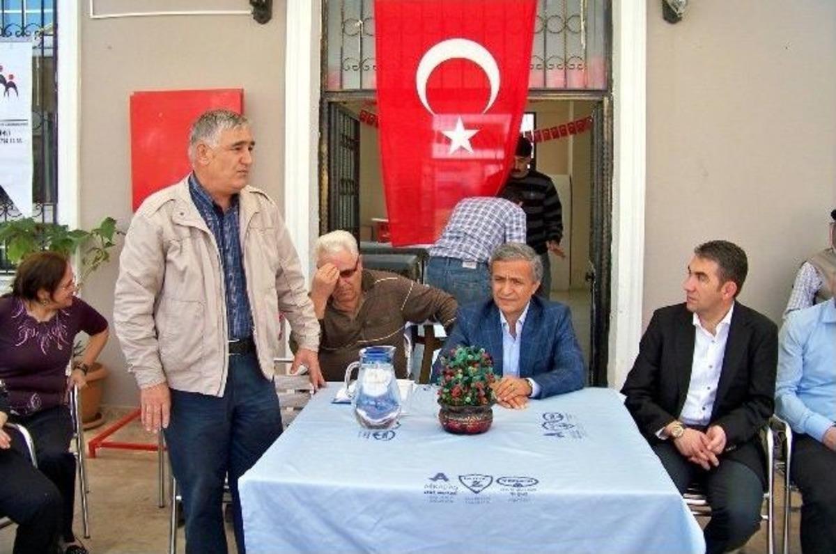 Bayram &Ouml;ncesi Tekerlekli Sandayle Mutluluğu