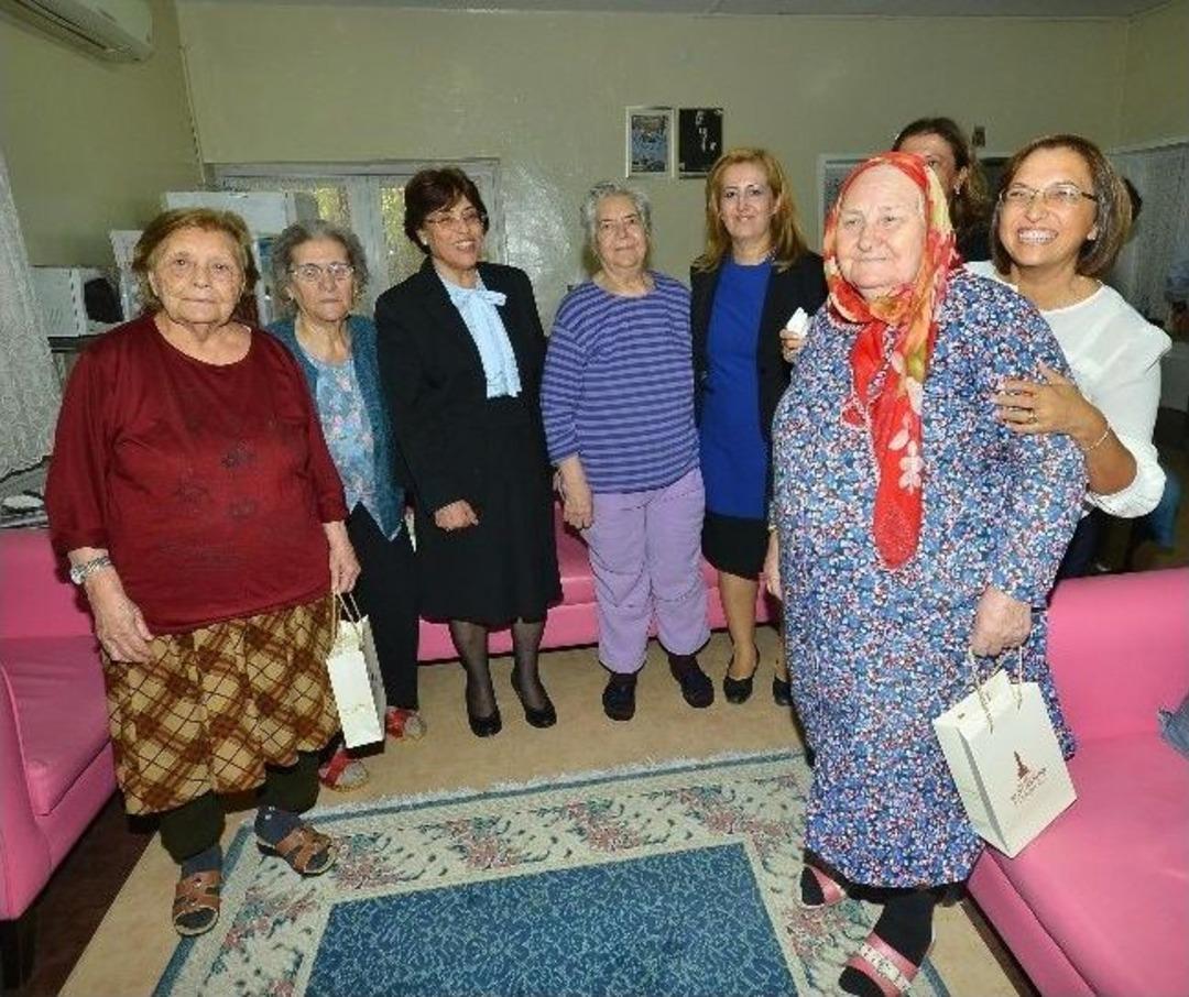 Gen&ccedil; Ve Keskin'den Yaşlılara Bayram Ziyareti
