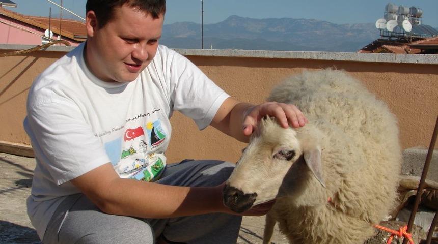 Rus Turizmci Baranov, 5'inci Defa Kurban Kesecek Olmanın Heyecanını Yaşıyor