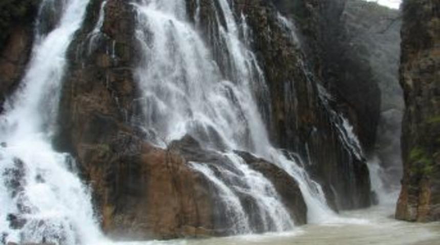 Kar Suyu Ile Beslenen U&ccedil;ansu Şelalesi'nin Avrupa'da 5 Dilde Tanıtımı Yapılıyor