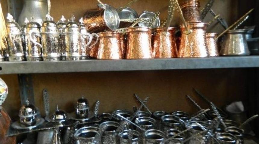 El İşlemesi Bakır Fincan Ve Cezveler Yoğun İlgi G&ouml;r&uuml;yor