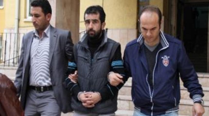 Sigara Y&uuml;z&uuml;nden Arkadaşını Bı&ccedil;aklayan Şahıs Tutuklandı