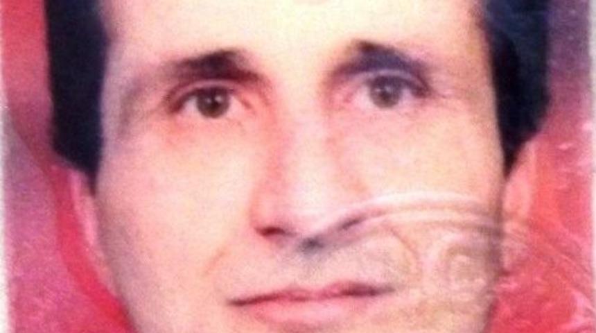 Emekli Albay D&uuml;ğ&uuml;nde Şarkı S&ouml;ylerken &Ouml;ld&uuml;