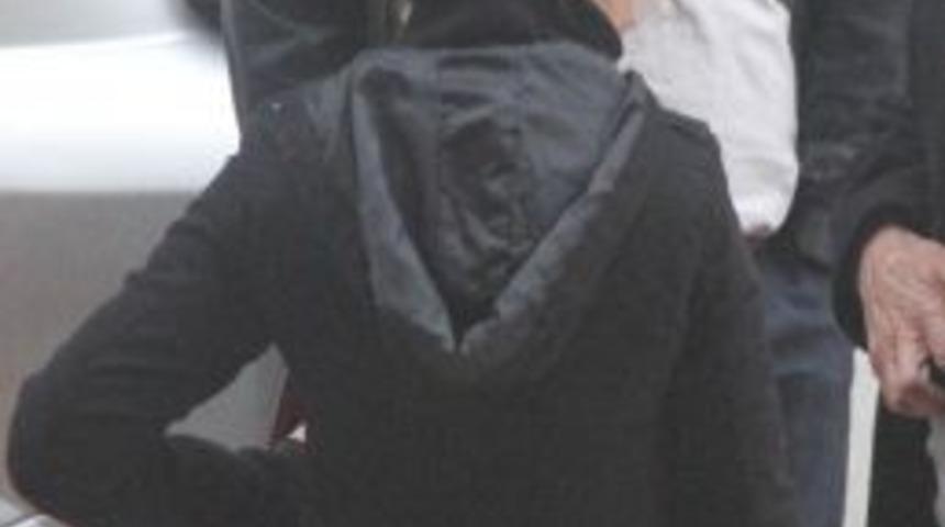 C&uuml;zdan Hırsızı Gen&ccedil; Kız Yakalandı