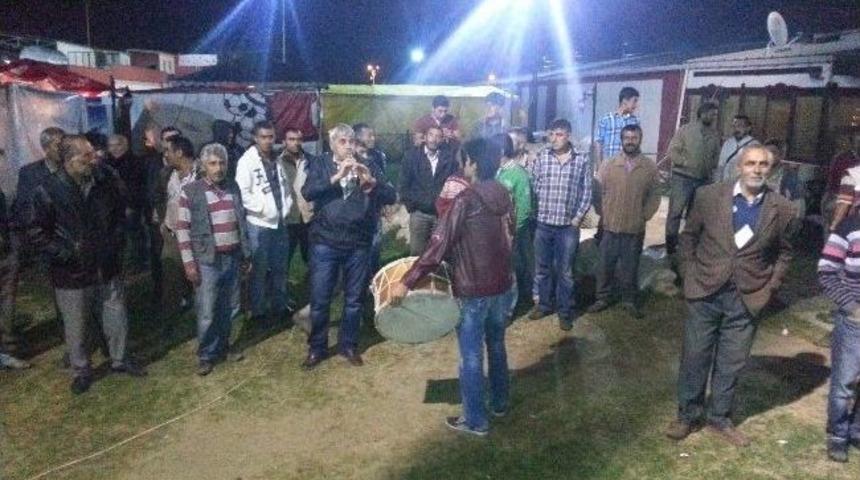 Kurbanlıkları Biten Satıcılar Davul Zurna Eşliğinde Eğlendi
