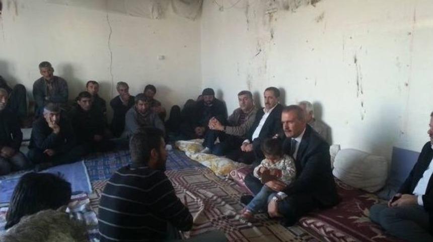 Ak Parti Van Milletvekili Kayat&uuml;rk, Konteynır Kentteki Aileleri Ziyaret Etti